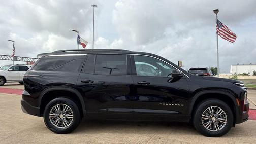 Mosaic Black Metallic 2024 Chevrolet Traverse LT