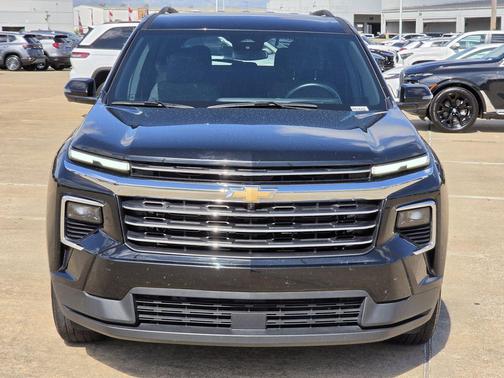 Mosaic Black Metallic 2024 Chevrolet Traverse LT