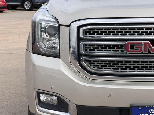 Sparkling Silver Metallic 2016 GMC Yukon SLT