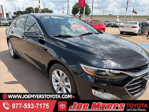 Mosaic Black Metallic 2022 Chevrolet Malibu FWD LT