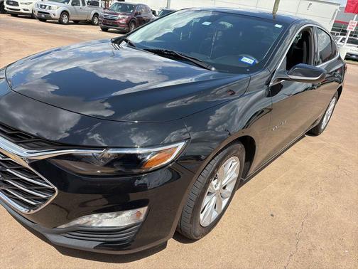Mosaic Black Metallic 2022 Chevrolet Malibu FWD LT