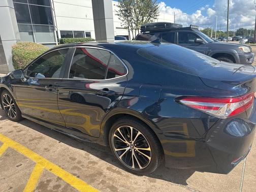 2019 Toyota Camry SE