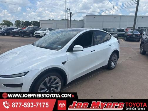 Pearl White Multi-Coat 2026 Tesla Model Y Long Range Launch Series