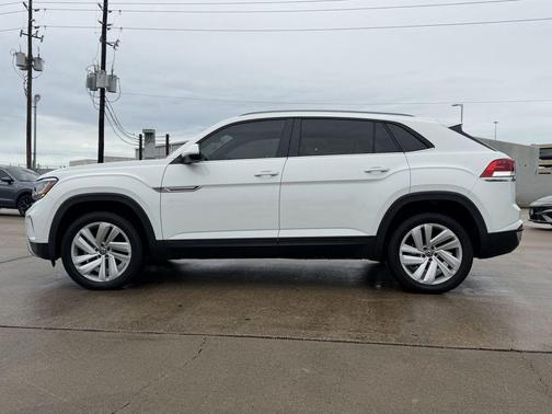Pure White 2020 Volkswagen Atlas Cross Sport 3.6L V6 SE w/Technology