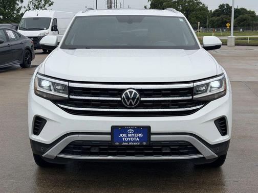 Pure White 2020 Volkswagen Atlas Cross Sport 3.6L V6 SE w/Technology