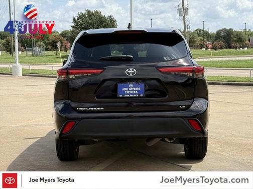 2022 Toyota Highlander LE