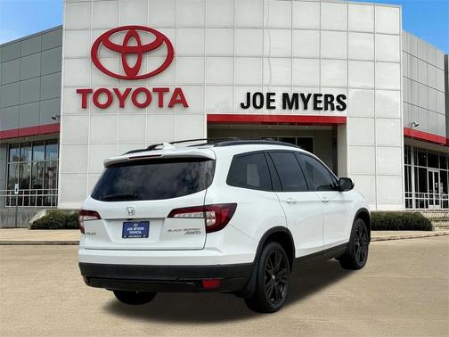 2022 Honda Pilot AWD Black Edition