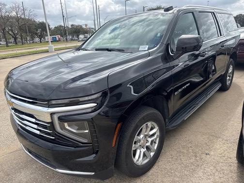 2025 Chevrolet Suburban LT