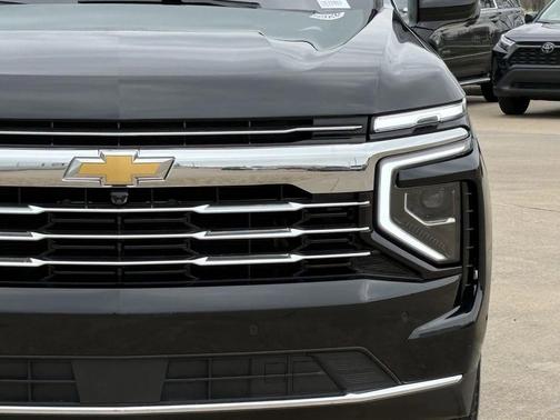 2025 Chevrolet Suburban LT