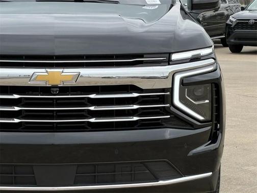2025 Chevrolet Suburban LT