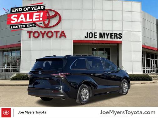 2025 Toyota Sienna XLE