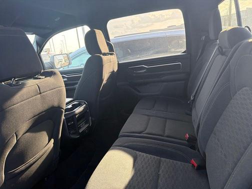 Diamond Black Crystal Pearlcoat 2025 RAM 1500 Big Horn/Lone Star