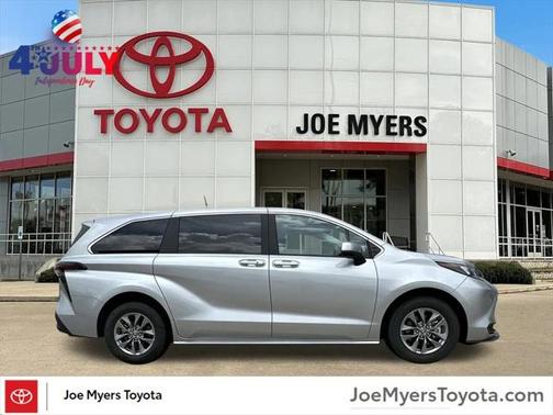 2025 Toyota Sienna LE