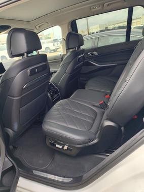 Alpine White 2026 BMW X7 xDrive40i