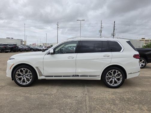 Alpine White 2026 BMW X7 xDrive40i