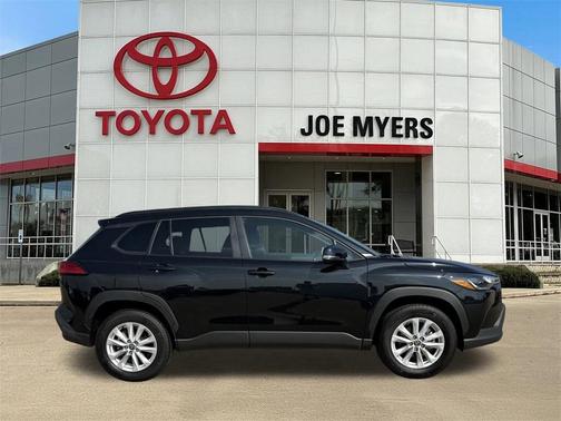 2024 Toyota Corolla Cross LE