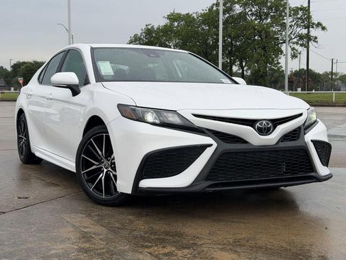 Ice Cap 2024 Toyota Camry SE