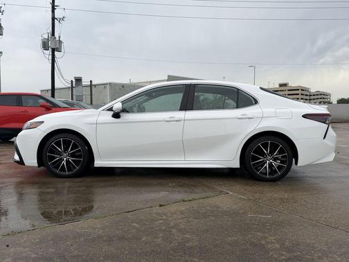 Ice Cap 2024 Toyota Camry SE