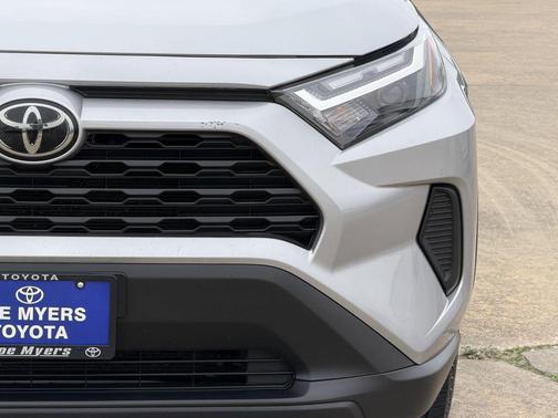 Silver Sky Metallic 2023 Toyota RAV4 LE