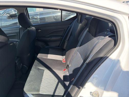 Aspen White 2025 Nissan Versa 1.6 SV