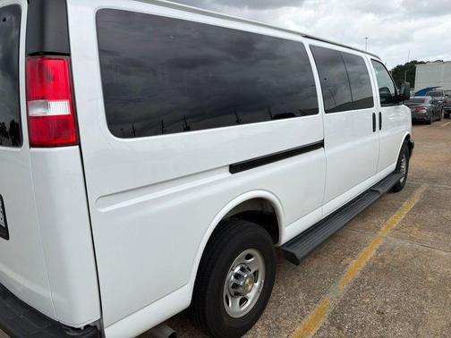 Summit White 2025 Chevrolet Express 3500 RWD 3500 Extended Wheelbase LT