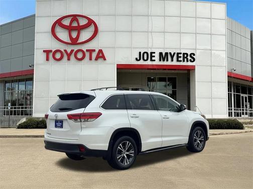 2017 Toyota Highlander LE