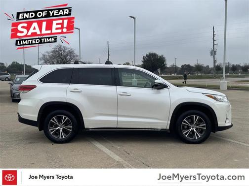 2017 Toyota Highlander LE