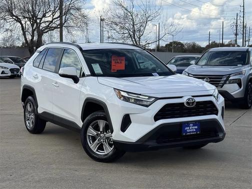2025 Toyota RAV4 XLE