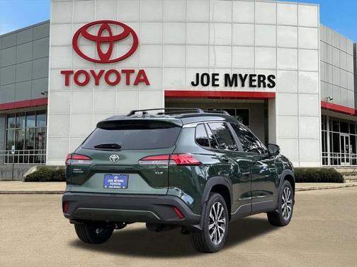 2025 Toyota Corolla Cross XLE