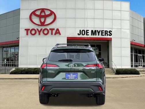 2025 Toyota Corolla Cross XLE