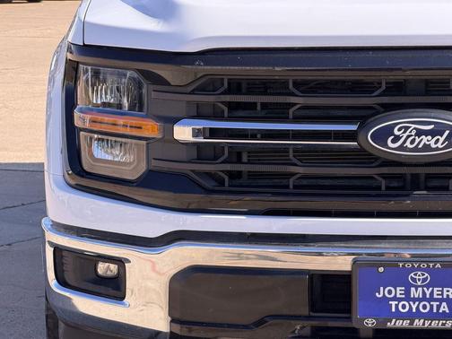 Oxford White 2025 Ford F-150 XLT