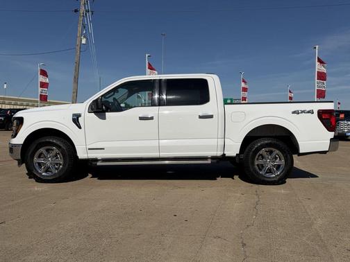Oxford White 2025 Ford F-150 XLT