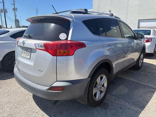 Classic Silver Metallic 2013 Toyota RAV4 XLE