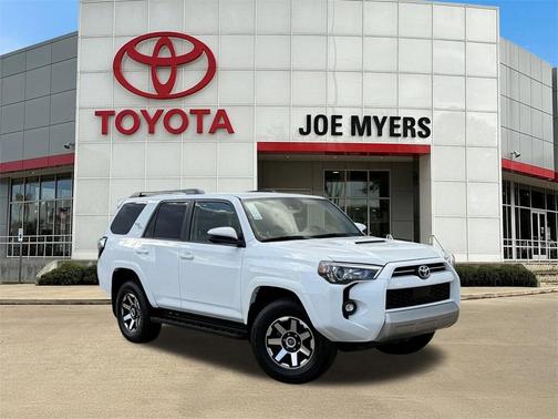 2024 Toyota 4Runner TRD Off Road