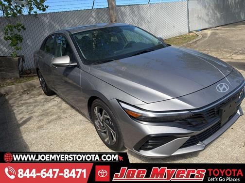 2025 Hyundai ELANTRA Limited