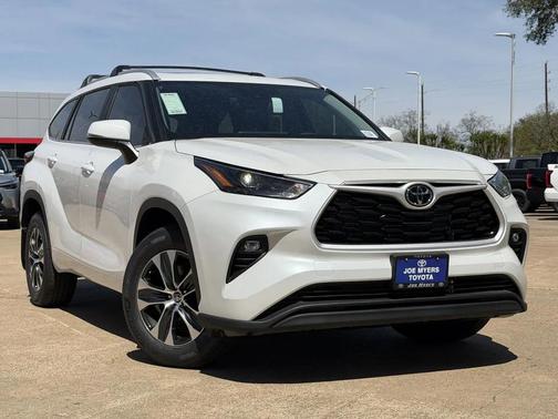 2026 Toyota Highlander XLE