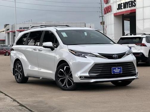 2025 Toyota Sienna Platinum 7 Passenger