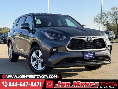 Magnetic Gray Metallic 2025 Toyota Highlander LE