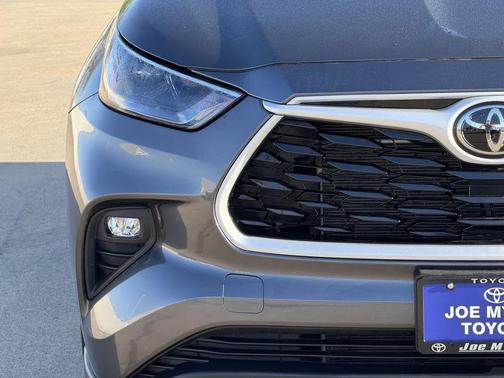 2025 Toyota Highlander LE