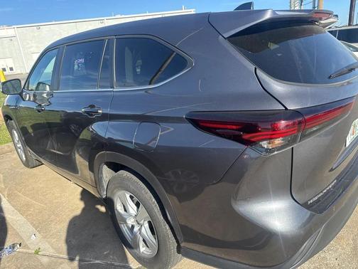 2025 Toyota Highlander LE