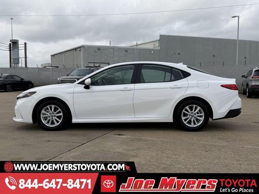 Ice Cap 2025 Toyota Camry LE