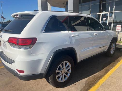 2022 Jeep Grand Cherokee Laredo