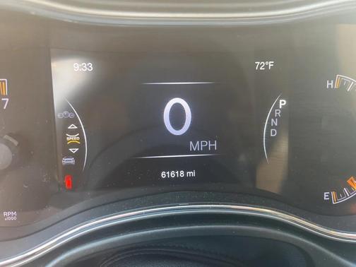 2022 Jeep Grand Cherokee Laredo