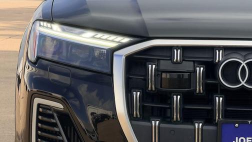 Mythos Black Metallic 2025 Audi Q7 55 Prestige