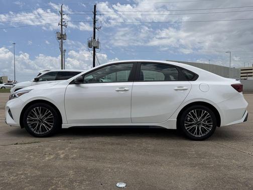 Snow White Pearl 2023 Kia Forte GT-Line