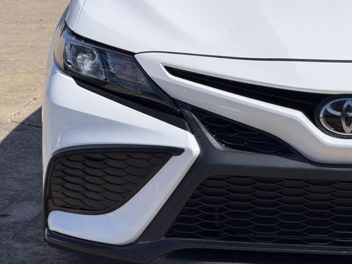 Ice 2024 Toyota Camry SE