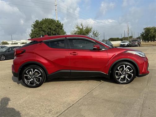 2021 Toyota C-HR XLE