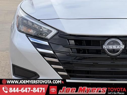 Brilliant Silver Metallic 2025 Nissan Versa 1.6 SV