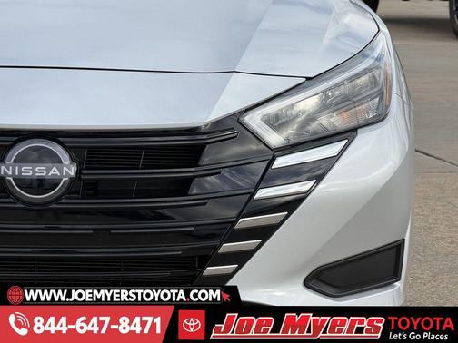 Brilliant Silver Metallic 2025 Nissan Versa 1.6 SV