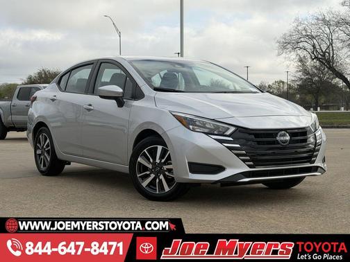 Brilliant Silver Metallic 2025 Nissan Versa 1.6 SV